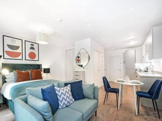 House for rent in Brentford End, Greater London
