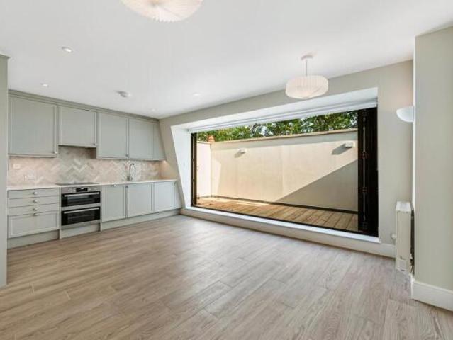Apartment for rent in Chiswick, Greater London