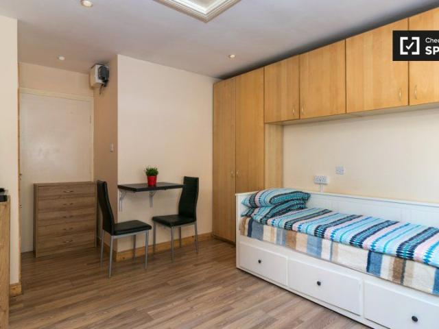 Studio to rent in Dublin