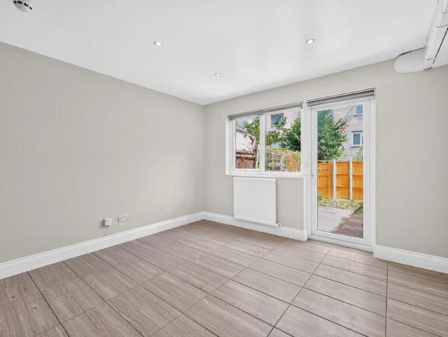 Apartment for rent in Cat Hill