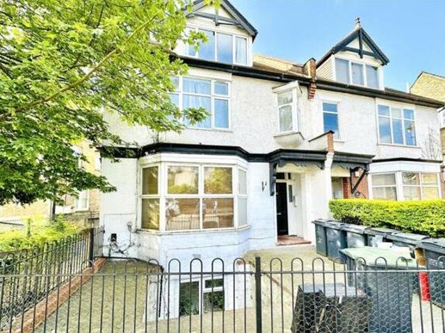 House for rent in Surrey, England