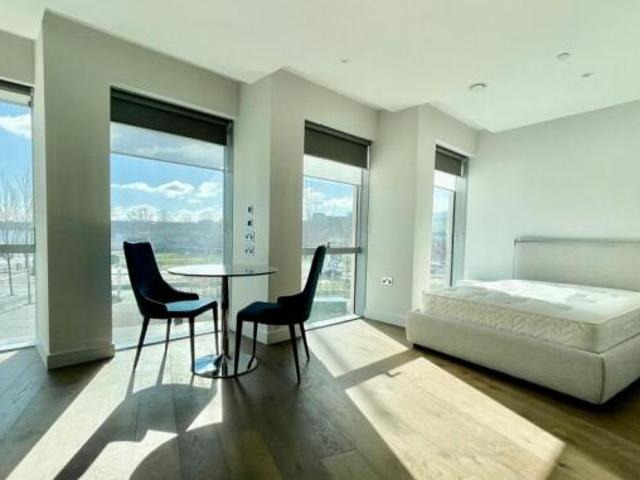 Apartment for rent in Cat Hill, England