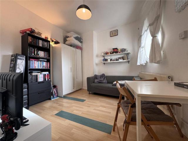 Apartment for rent in Cricklewood, Brent