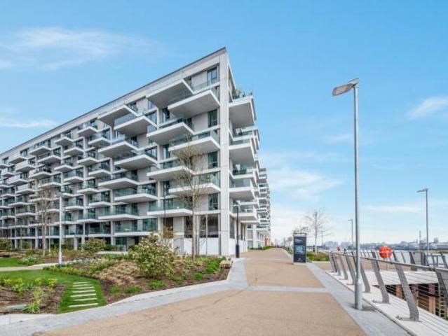 Apartment for rent in Royal Wharf, Greater London