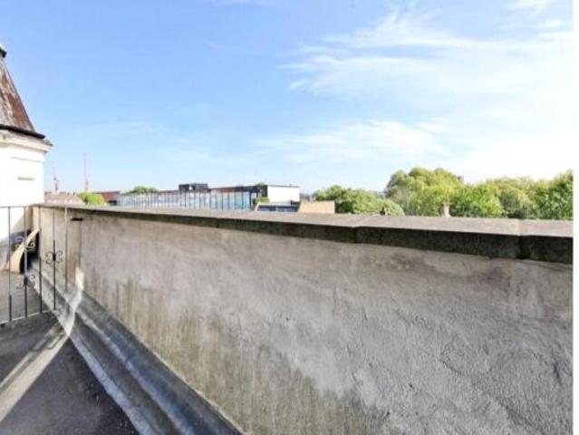 Apartment for rent in Cat Hill, England