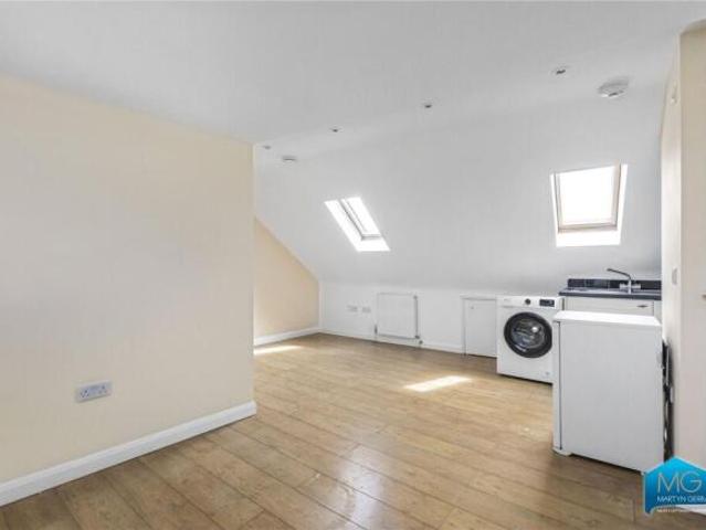 Apartment for rent in North Finchley, Greater London