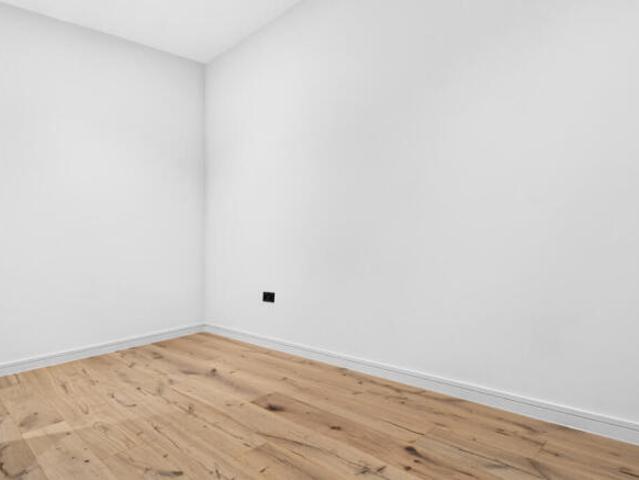 Apartment for rent in Cat Hill, England