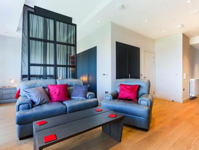 Apartment for rent in London City Island, Blackwall