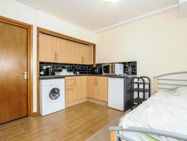Apartment for rent in South Lane, West Yorkshire