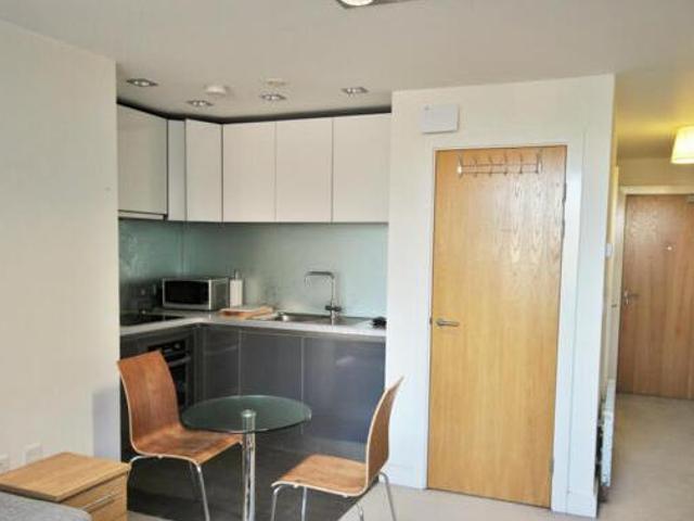 House for rent in Calderstones