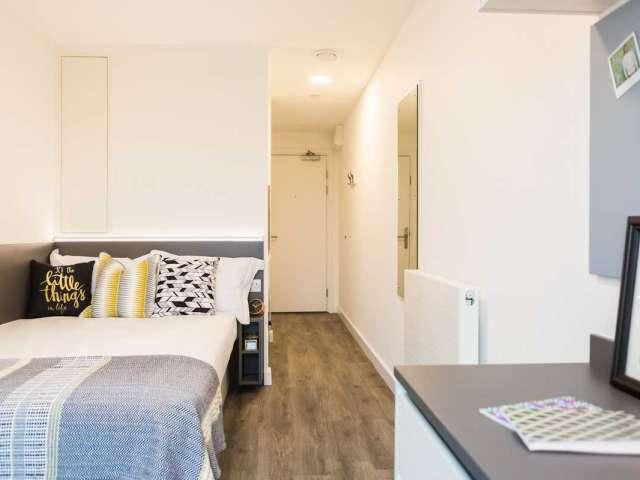Studio for rent in London Borough of Ealing, Greater London