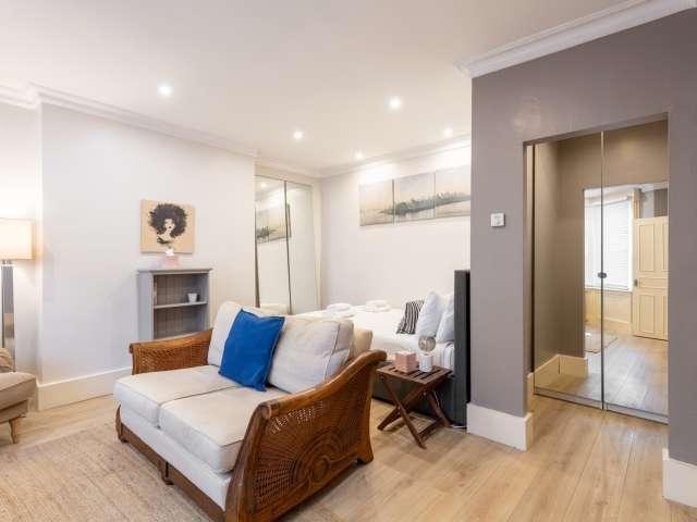 Studio for rent in North Kensington, Greater London