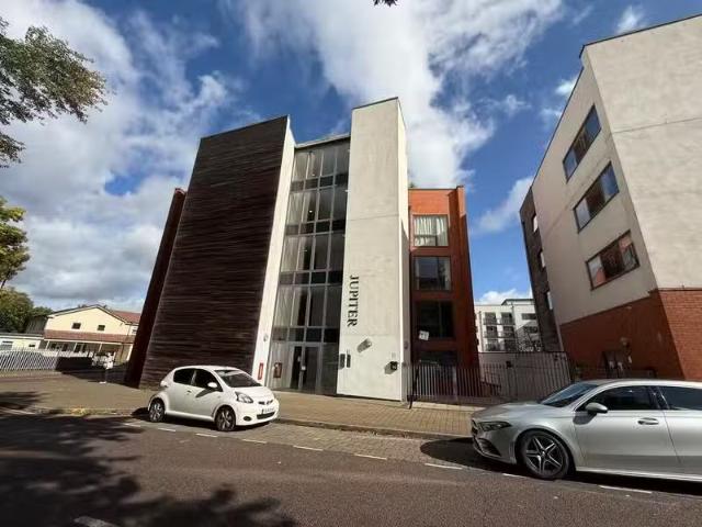 Apartment for rent in Winchmore Hill, Edmonton