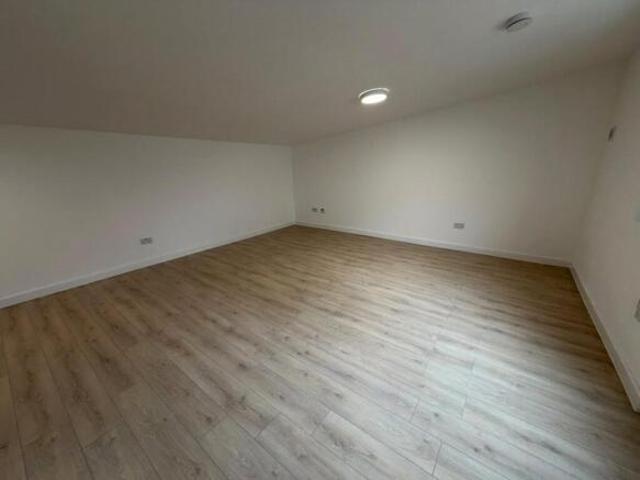 Apartment for rent in Surrey