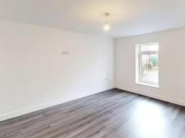 Apartment for rent in Daisy Hill, Lee Bank