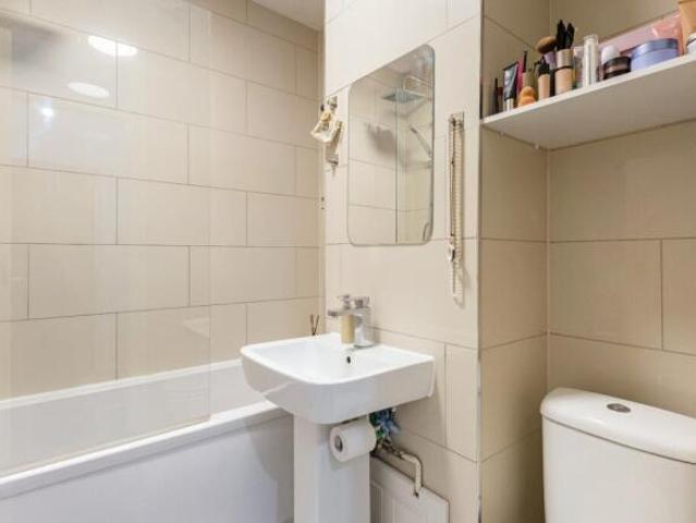 Apartment for sale in London Borough of Wandsworth, Greater London