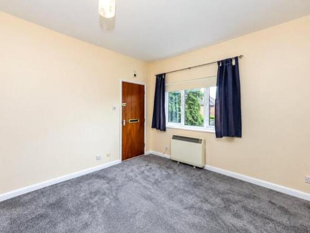 Apartment for sale in Guildford, Surrey