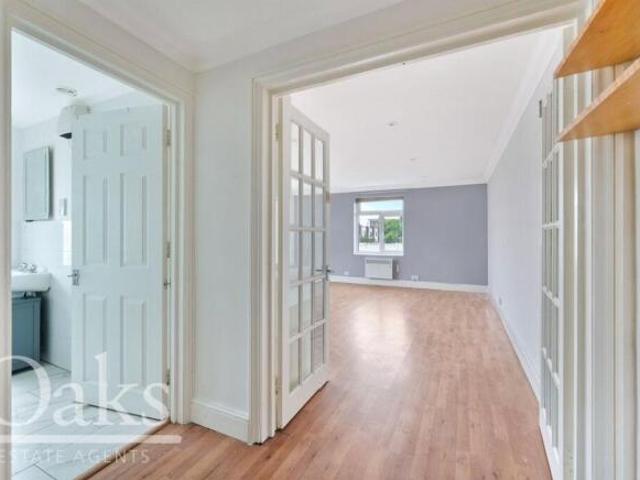 Apartment for sale in London Borough of Croydon, Greater London