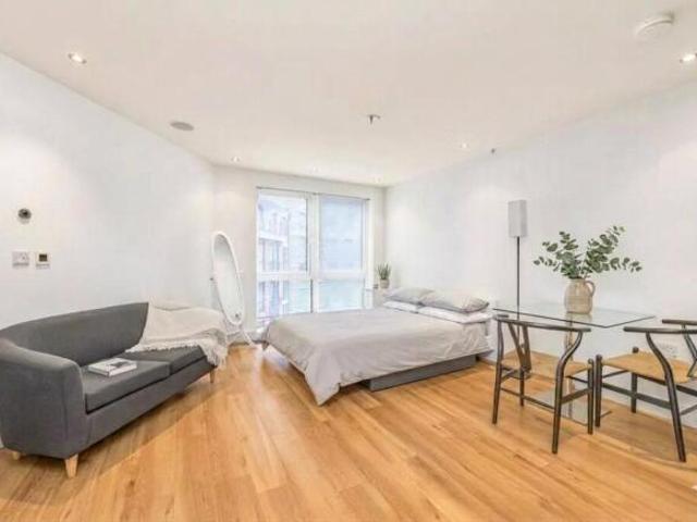 Apartment for sale in Greater London