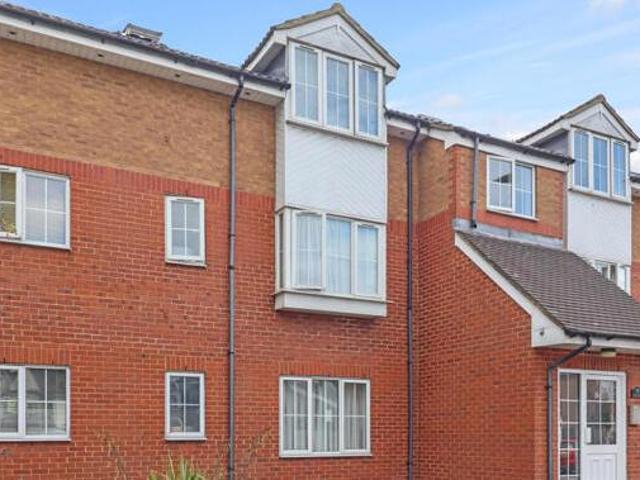 House for sale in Holywell Estate, North Watford