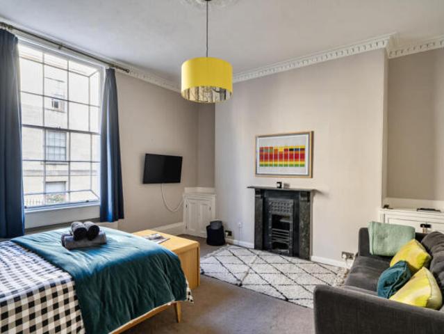 Apartment for sale in Larkhall, Bath