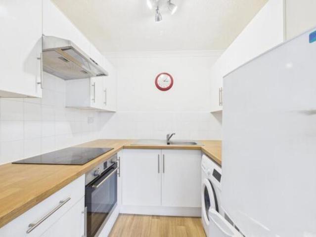 Apartment for sale in Monks Orchard, Kent