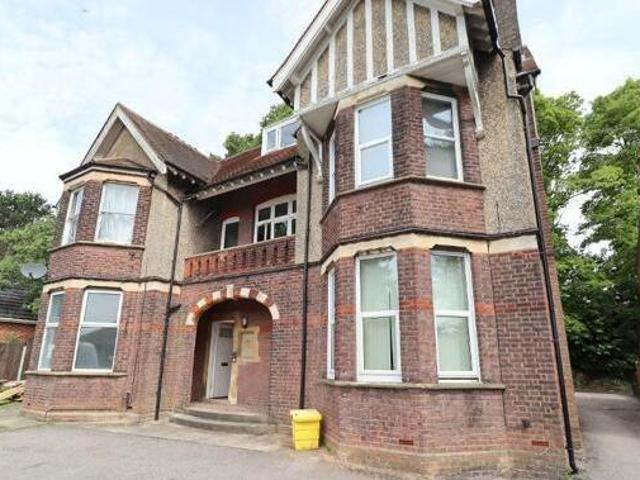 House for sale in Luton
