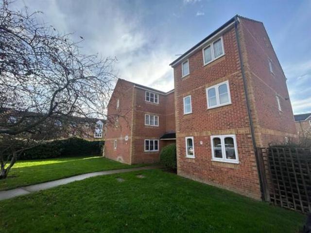 Apartment for sale in London Borough of Hounslow, Feltham
