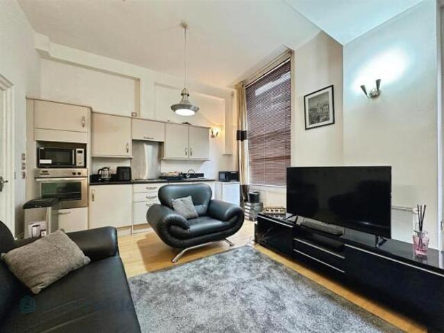 Apartment for sale in South Lane, West Yorkshire