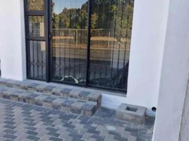 Apartment for rent in Athlone, Cape Town