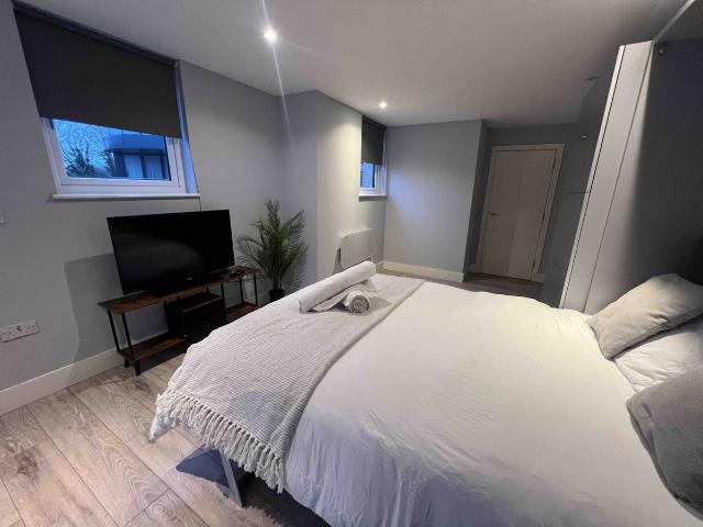 Studio for rent in London Borough of Croydon, Greater London