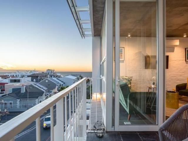 Apartment for rent in Bantry Bay, Cape Town