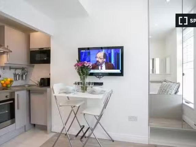 Apartment to rent in Bluebell, North Tipperary