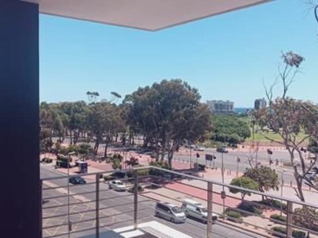 Apartment for rent in Green Point, Cape Town