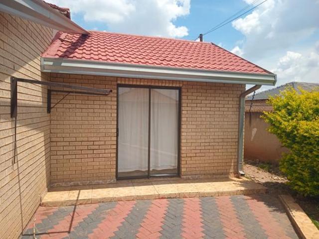 Apartment for rent in Protea Glen, Soweto