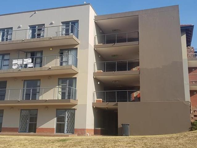 Apartment for rent in Johannesburg Ward 97, Roodepoort