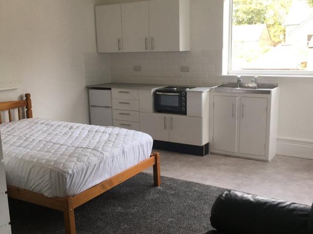 Studio for rent in Kenwood, Sheffield