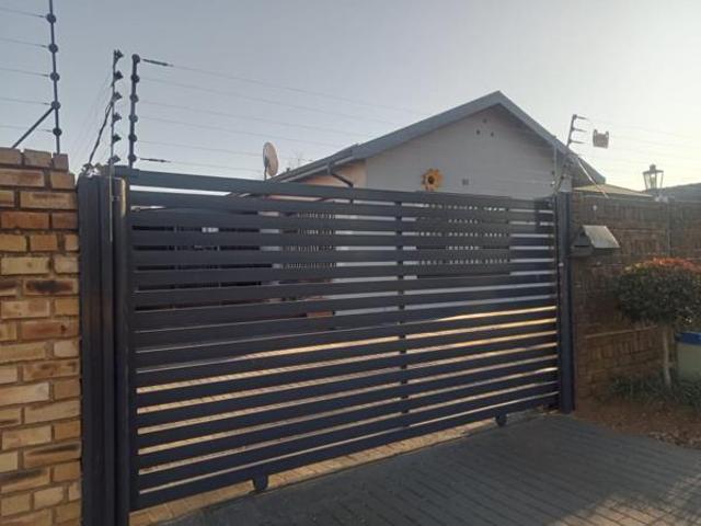 Apartment for rent in Nooitgedacht, Gauteng