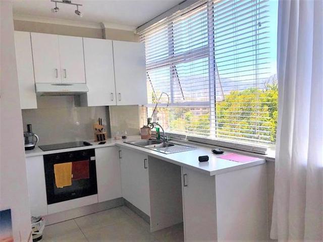 Apartment for rent in Wynberg, Cape Town