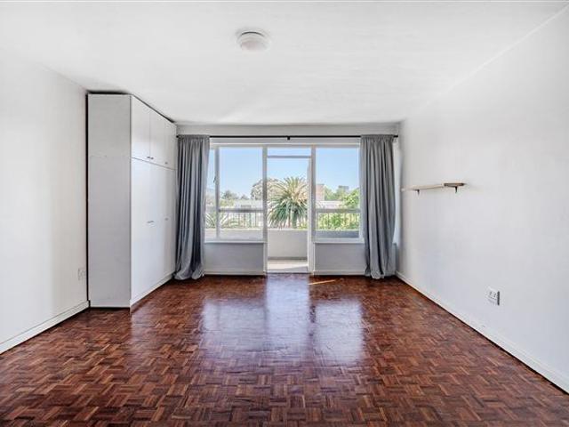 Apartment for rent in Wynberg, Cape Town