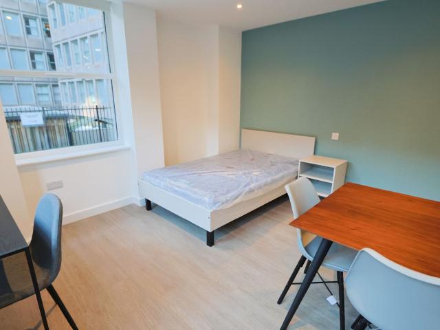 Studio for rent in Burnedge, Greater Manchester