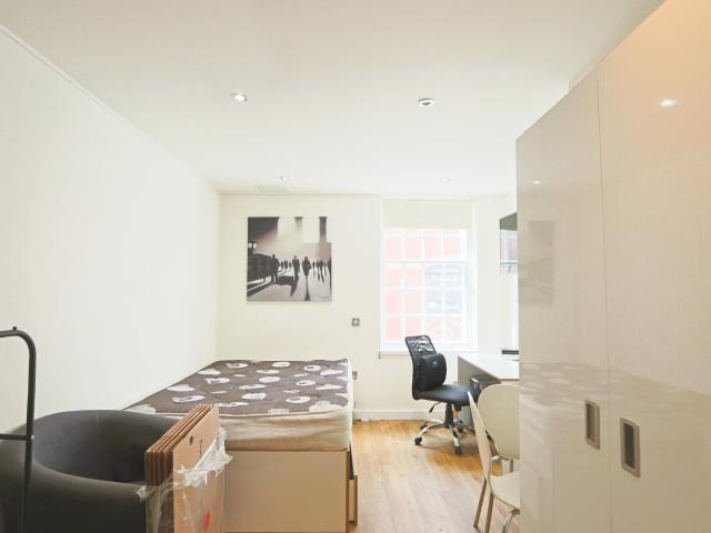 Studio for rent in City Centre, Feckenham