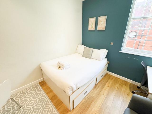 Studio for rent in City Centre, Feckenham