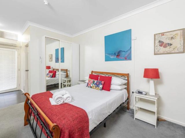 Granny Flat for rent in Narrabundah, Australian Capital Territory