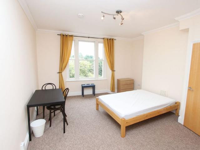 Studio for rent in Spike Island, Feckenham