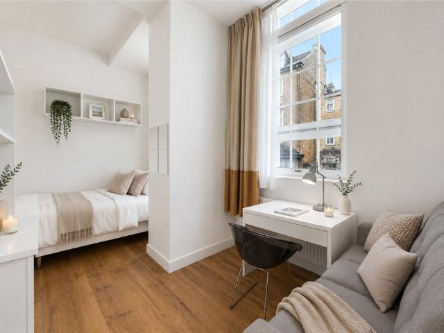 Studio for rent in Earl's Court, Greater London