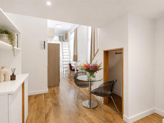 Studio for rent in Earl's Court, Greater London