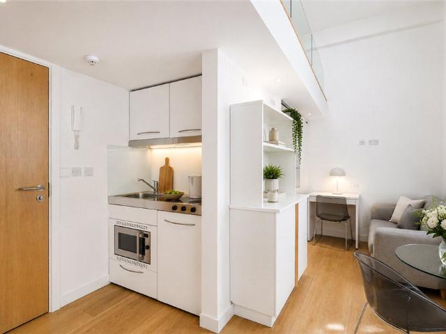 Studio for rent in Earl's Court, Greater London