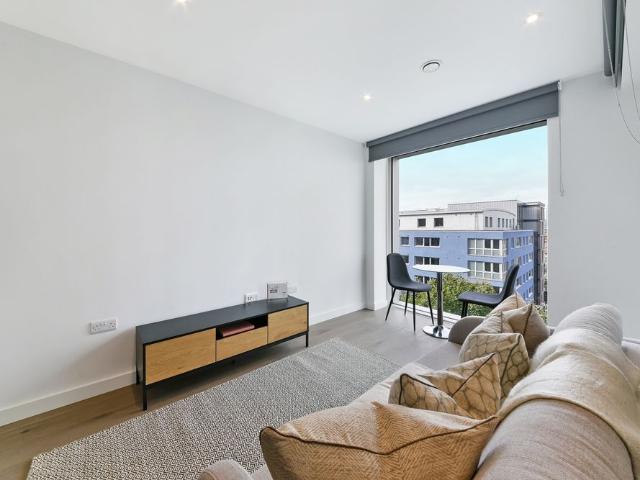 Studio for rent in Elephant and Castle, Greater London