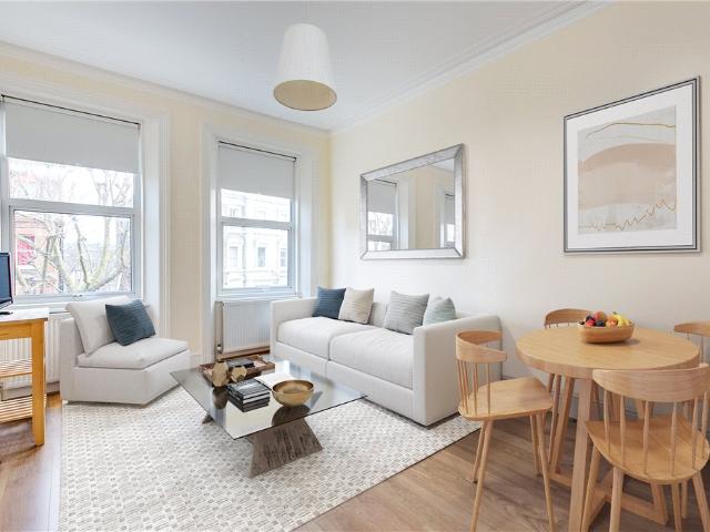 Studio for rent in Earl's Court, Greater London